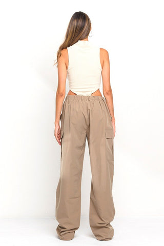 Wide legs parachute cargo pants