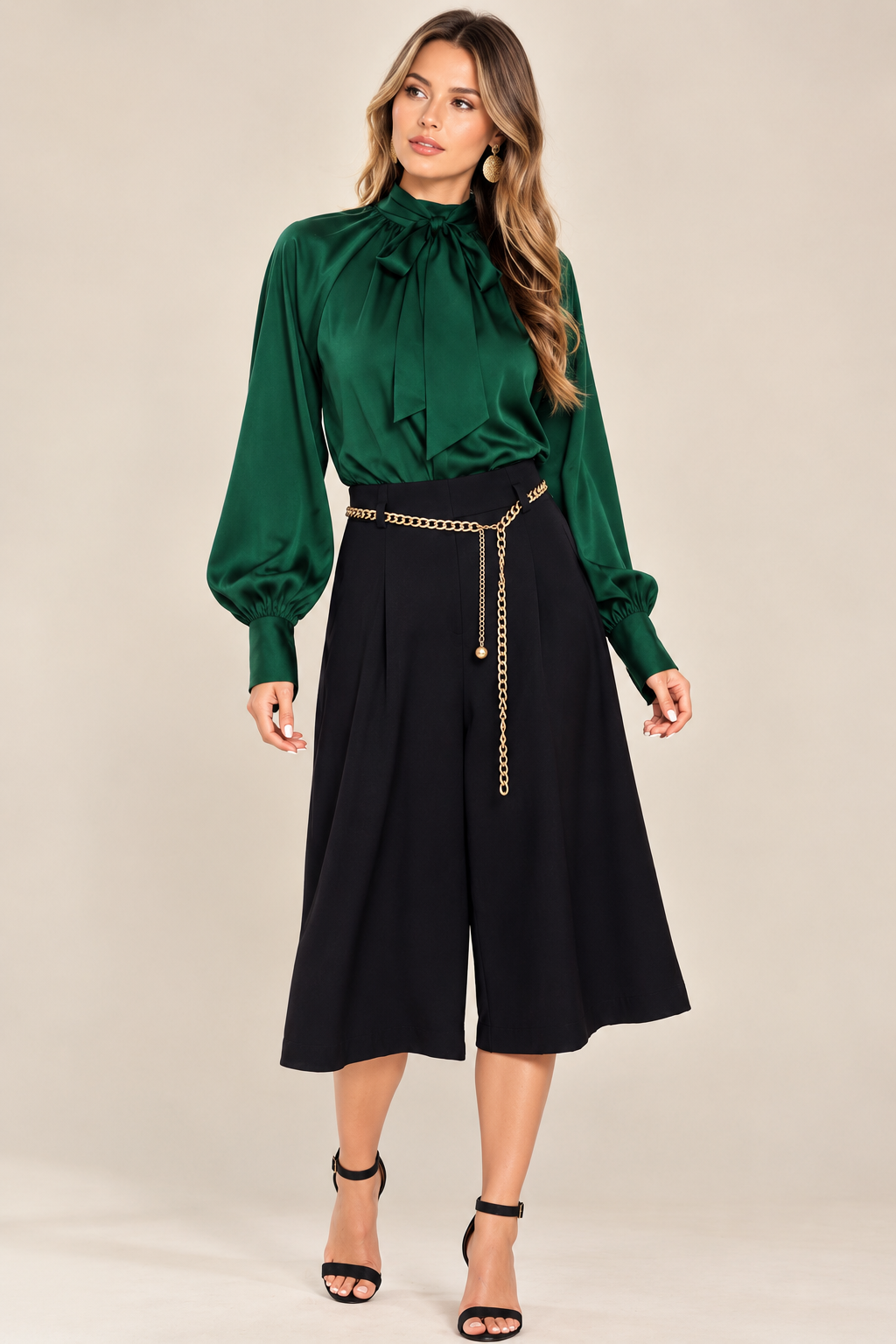 A Solid Woven Culotte With Front Closure and Chain Belt
