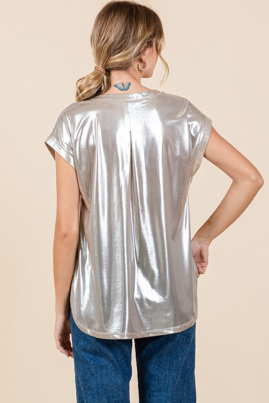 Glossy Pocket U-neck Top