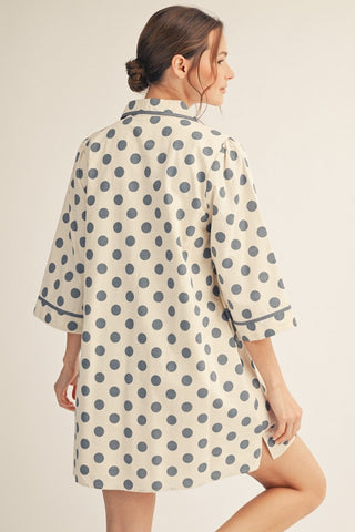3/4 sleeves polka dot woven dress with side pockets.