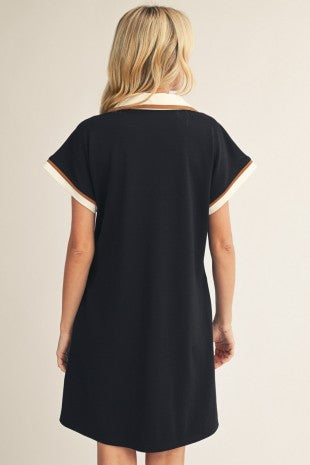 Drop shoulder solid casual dress with contrast accent