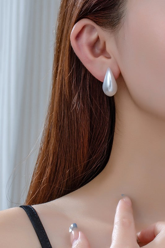 Small pearl teardrop earrings
