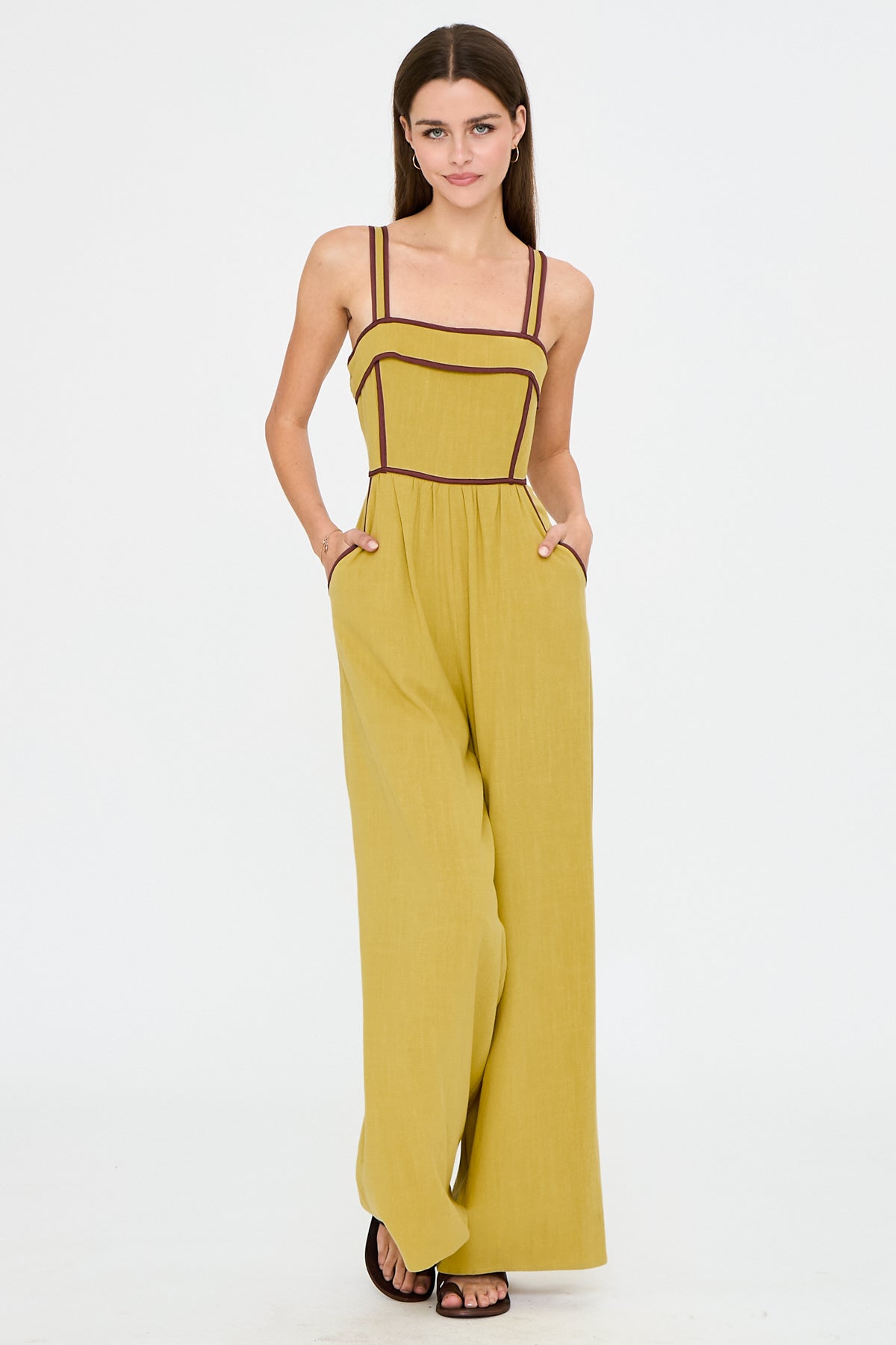 Contrast piping sleeveless wide leg jumpsuit