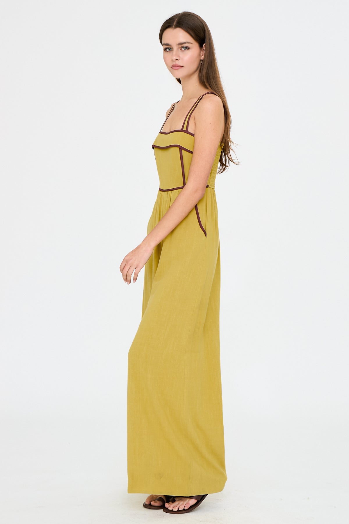 Contrast piping sleeveless wide leg jumpsuit
