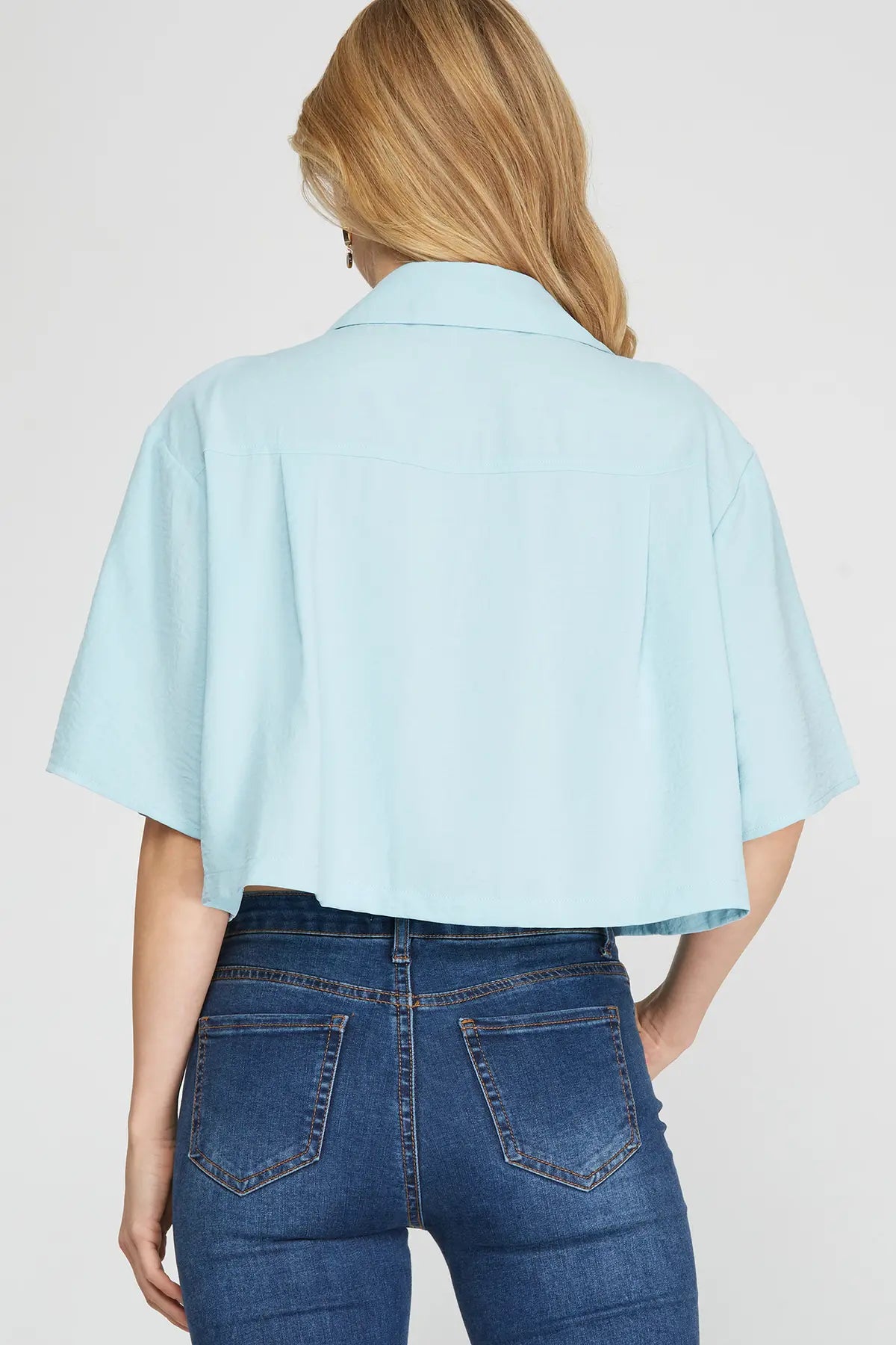 HALF SLEEVE WOVEN BUTTON DOWN CROP TOP WITH UTILITY POCKETS