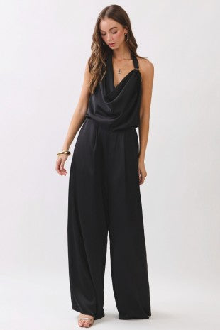Elevate your wardrobe with this stunning wide-leg jumpsuit
