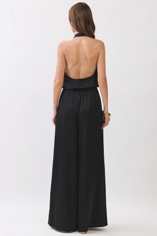Elevate your wardrobe with this stunning wide-leg jumpsuit