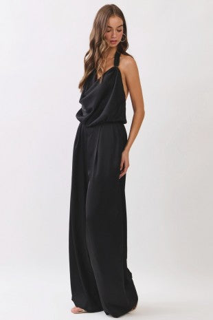 Elevate your wardrobe with this stunning wide-leg jumpsuit