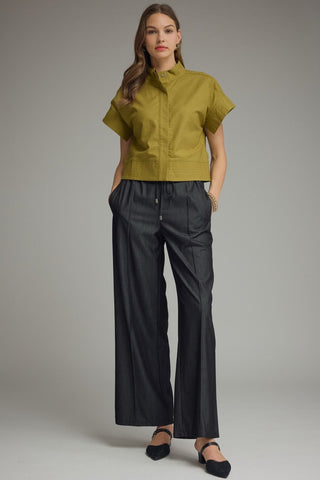 Solid short sleeve stand collar top