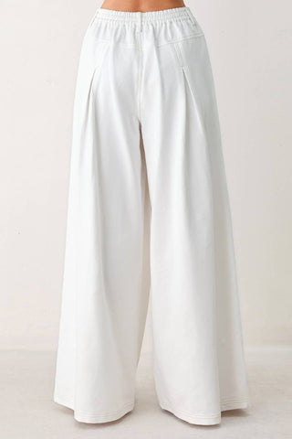 A solid woven pant