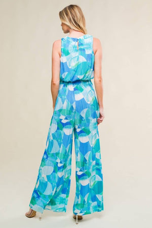 A printed woven plisse top and pant set