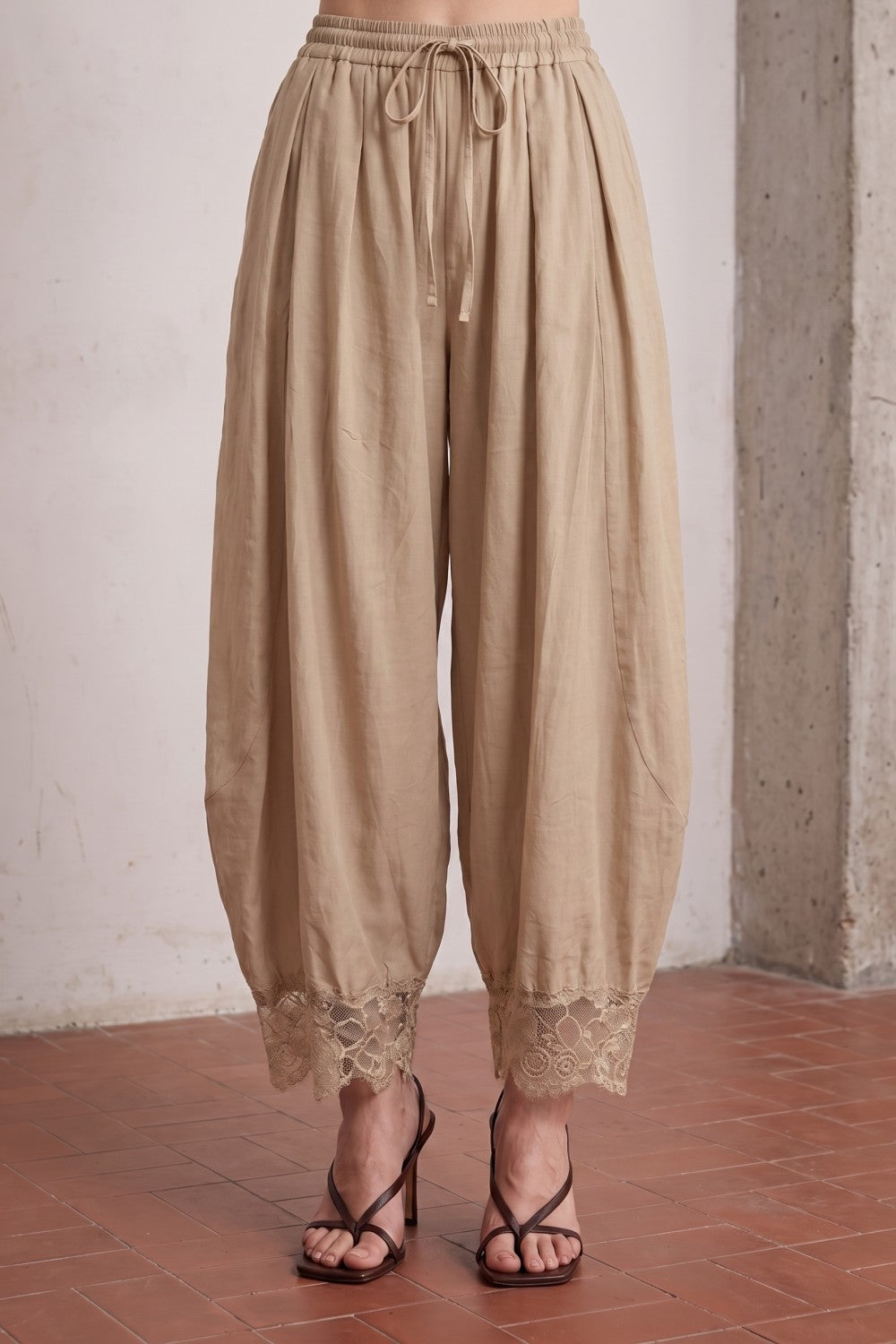 Barrel Leg Pull Pants