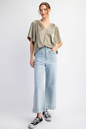 PLEATED NOTCH NECK SHORT SLEEVE TOP