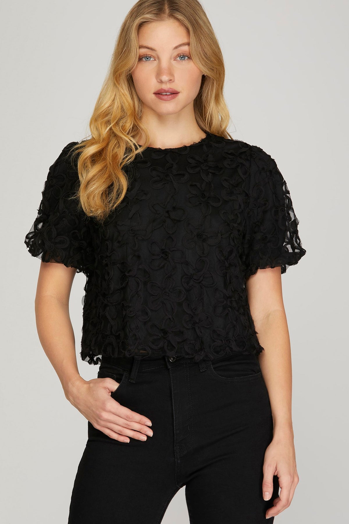 PUFF HALF SLEEVE 3D FLOWER MESH TOP