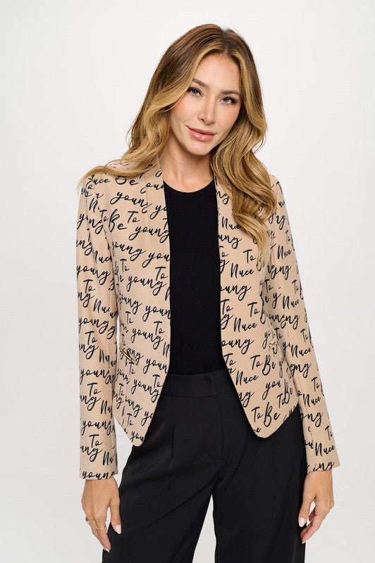 CURSIVE LETTER PRINT COLLARLESS LONG SLEEVES BLAZER