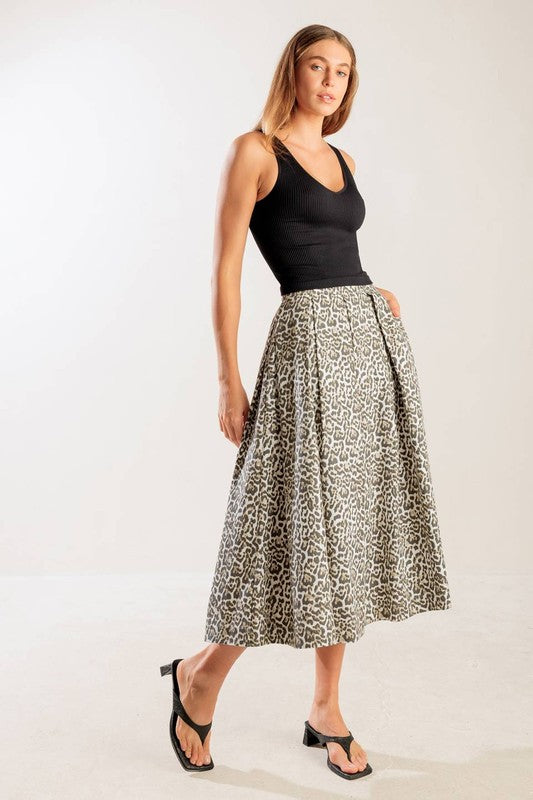 A printed woven midi full skirt and side zipper