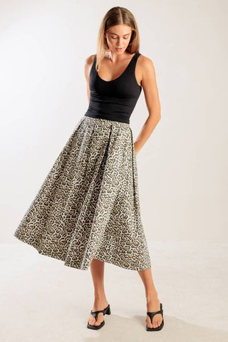 A printed woven midi full skirt and side zipper