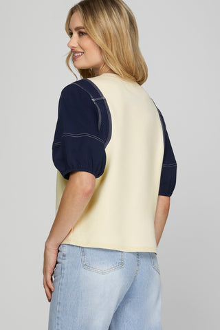 SHORT SLEEVE STITCHED KNIT TOP