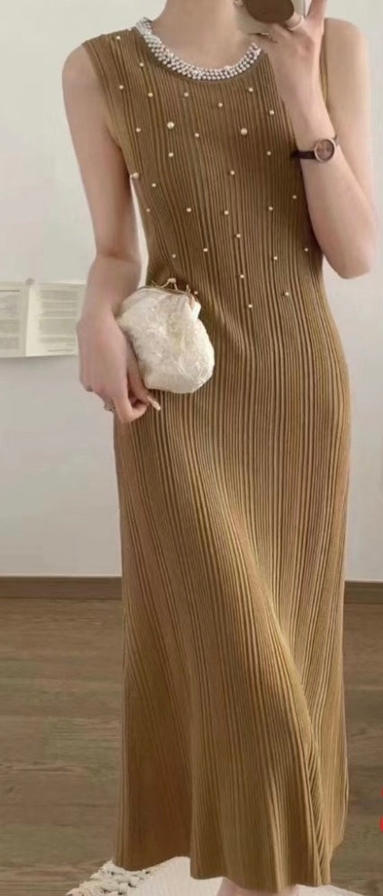 Knit Midi Dress With Pearl