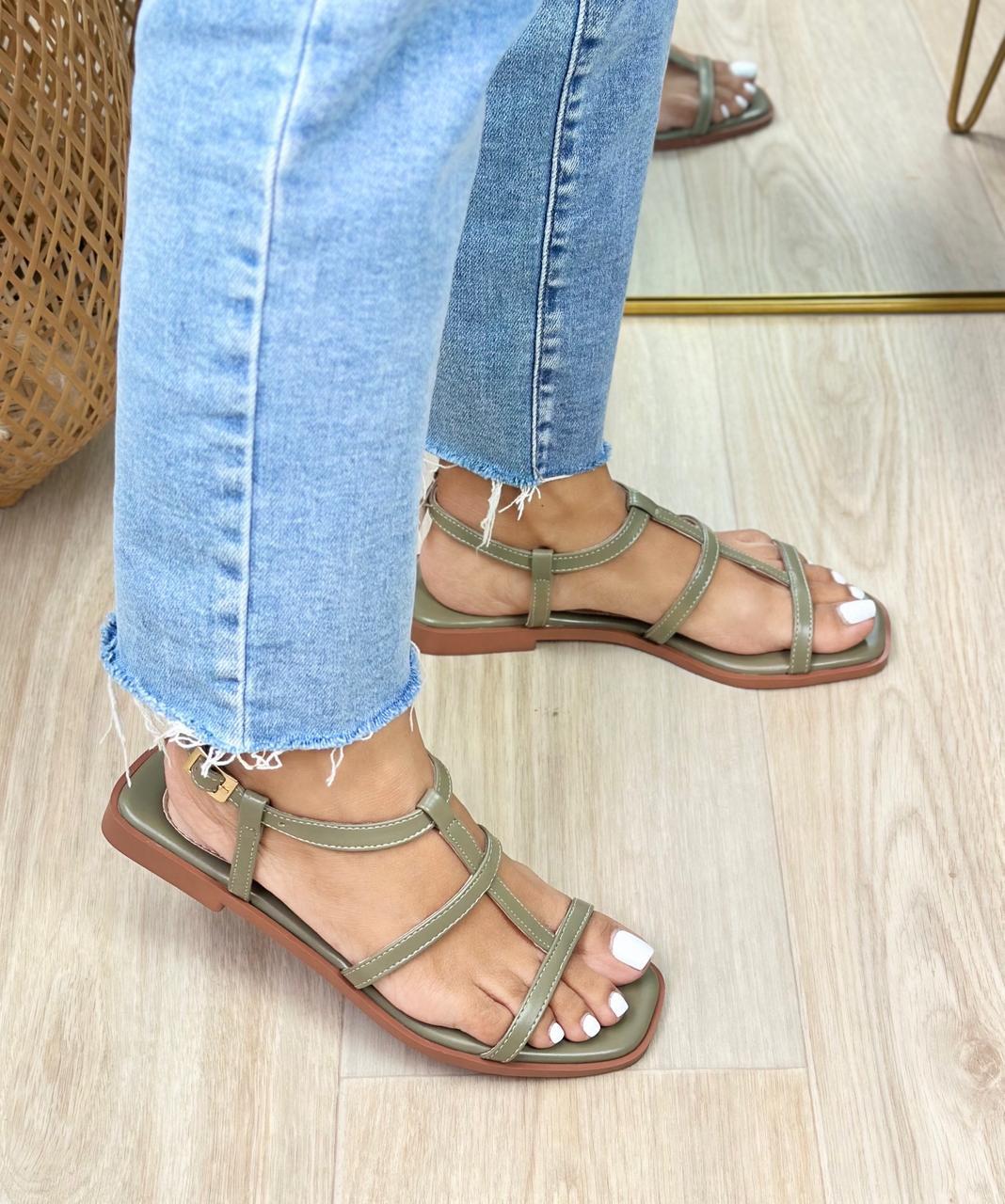 Flats Dewoman